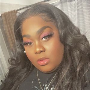 Meet your Posher, Darien